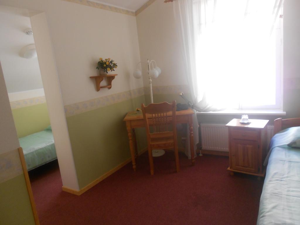 Poska Villa Guesthouse Таллінн Номер фото