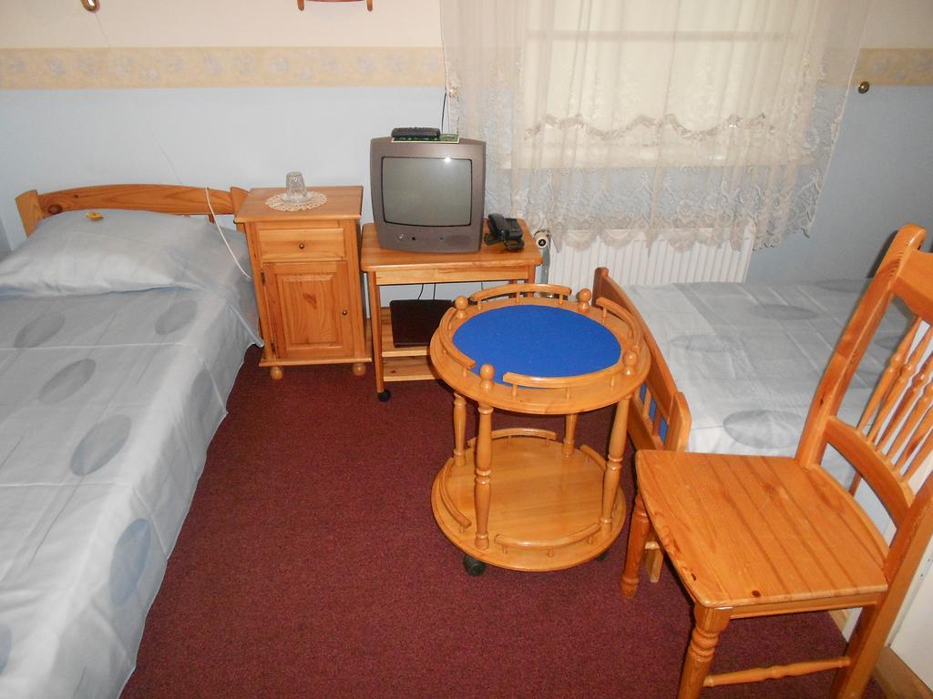 Poska Villa Guesthouse Таллінн Номер фото